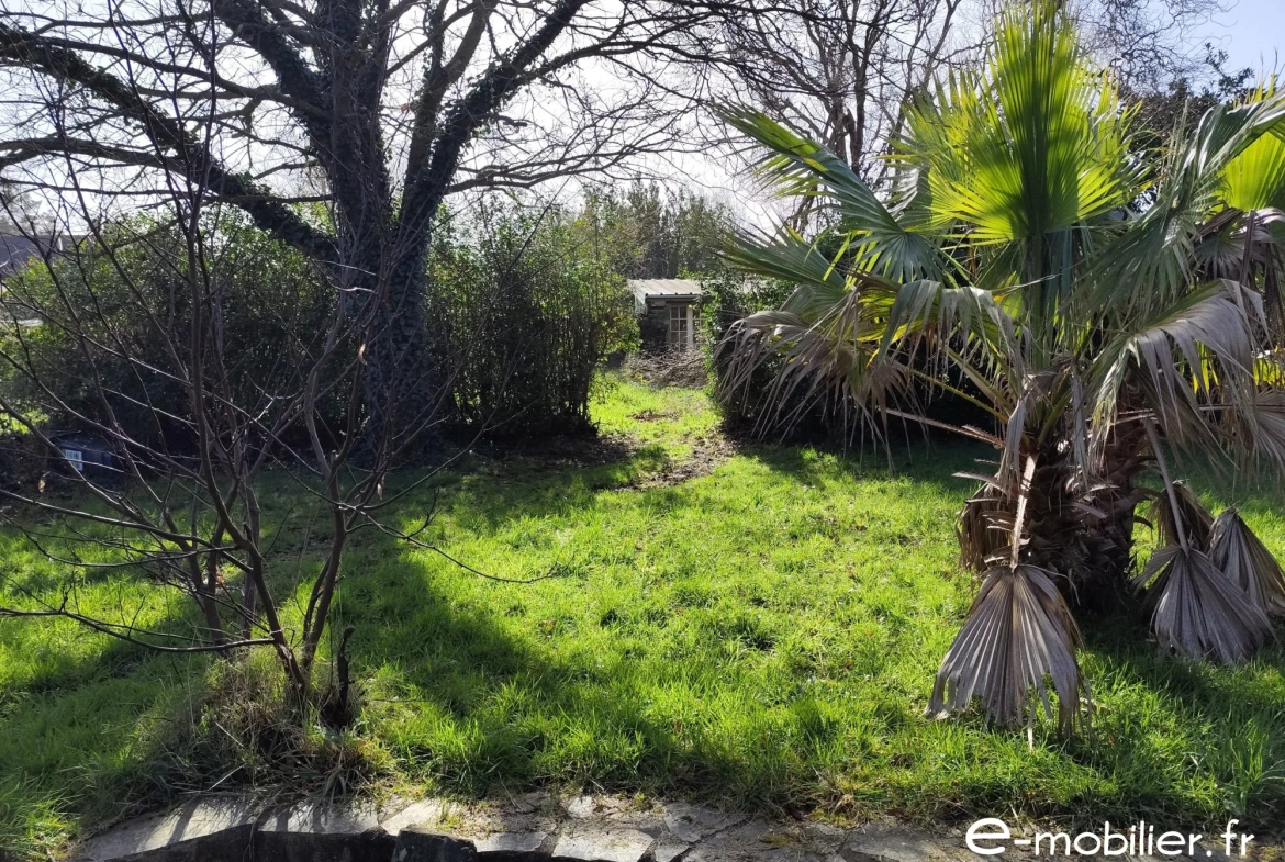 Terrain constructible de 555 m² avec cabanon à Groix dans le Morbihan 