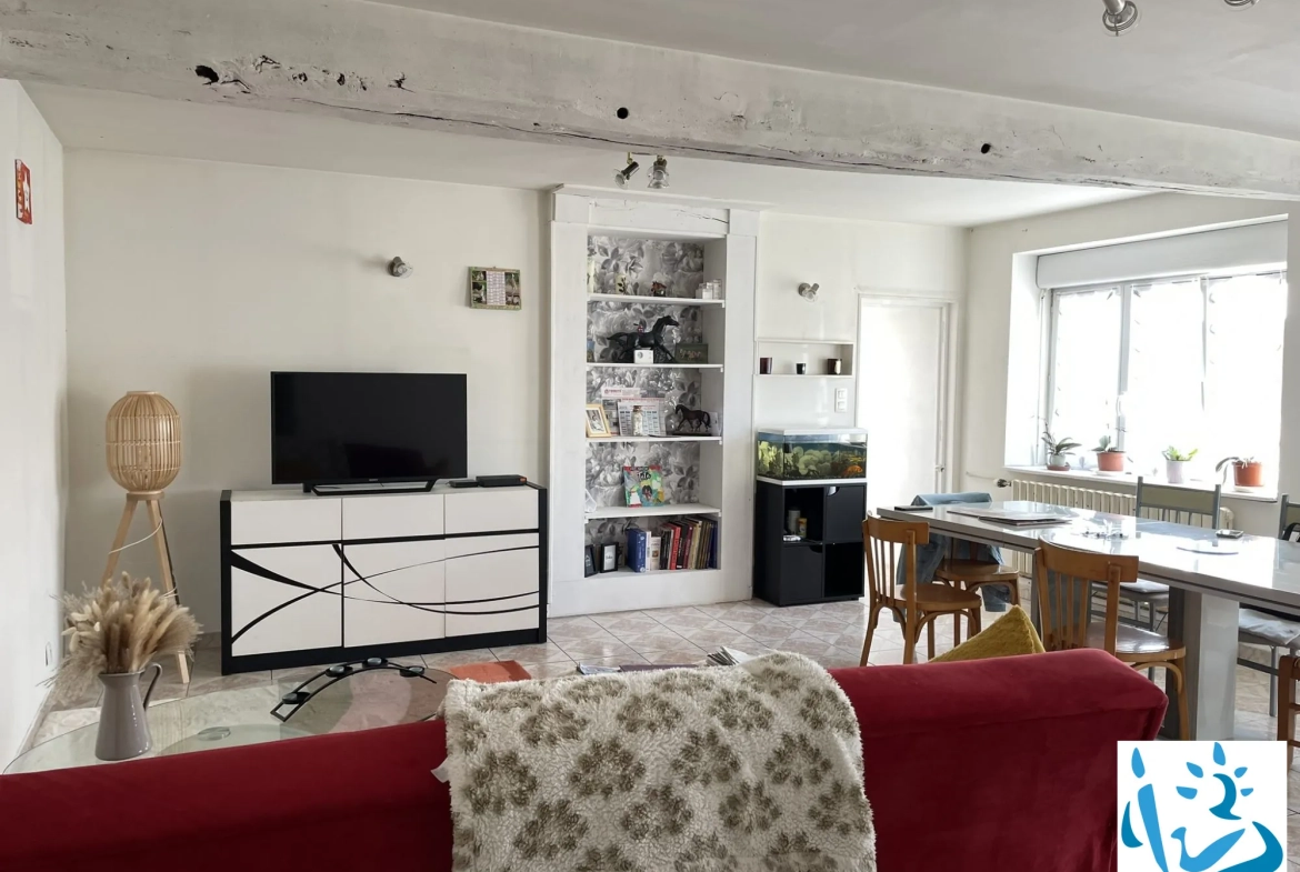 Maison ancienne avec cour à Mortagne-au-Perche - Vendu par les notaires 