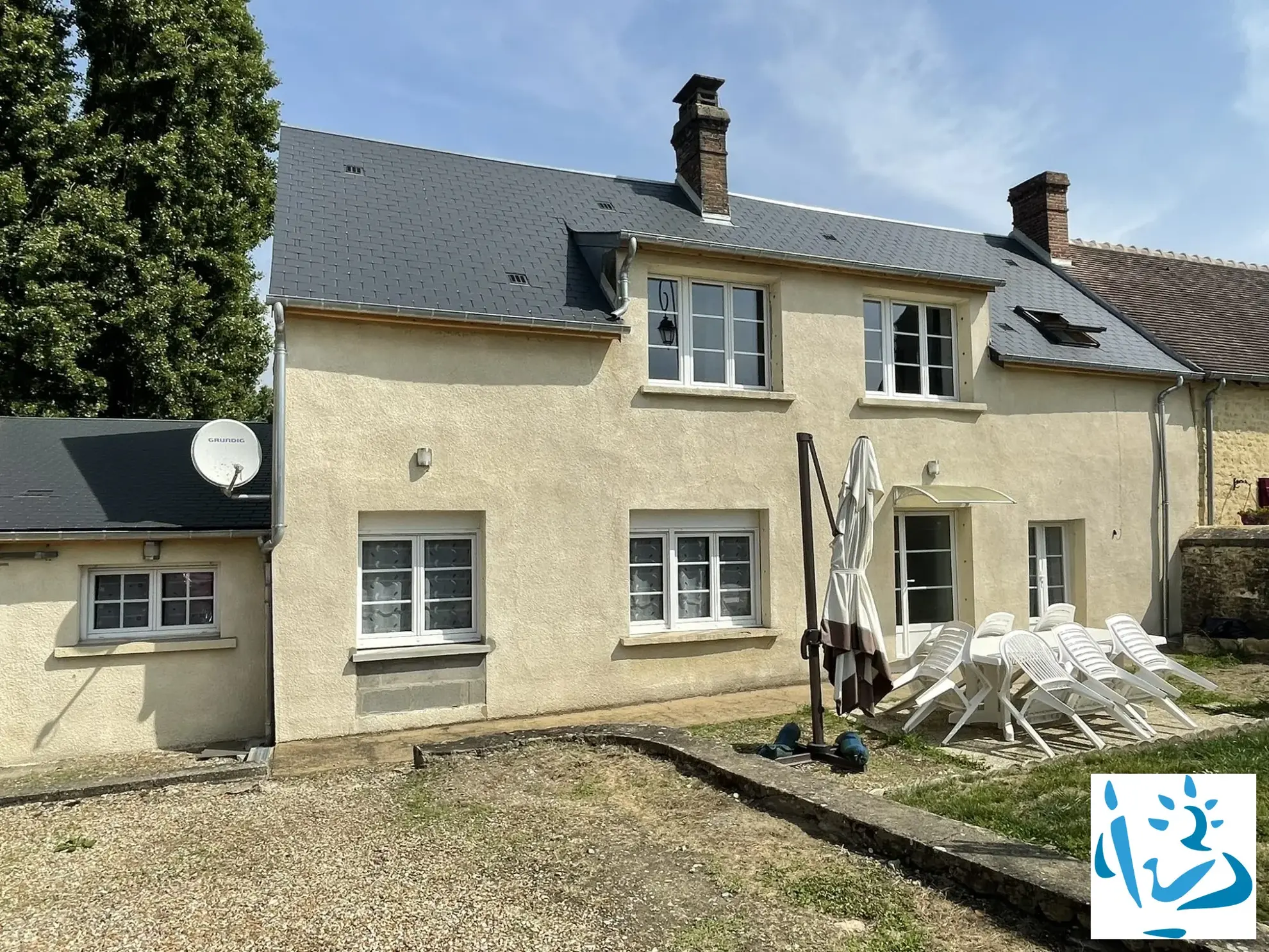 Maison ancienne avec cour à Mortagne-au-Perche - Vendu par les notaires 