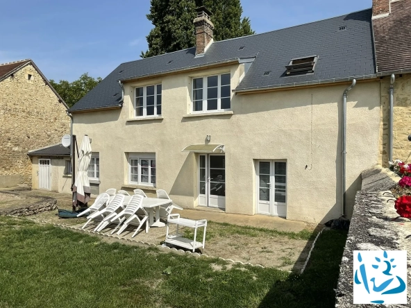 Maison ancienne avec cour à Mortagne-au-Perche - Vendu par les notaires