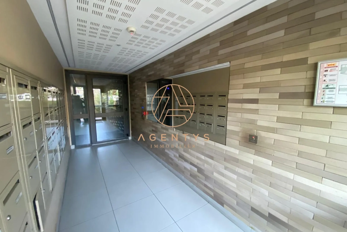 Appartement T2 avec parking sécurisé à Champigny-sur-Marne 