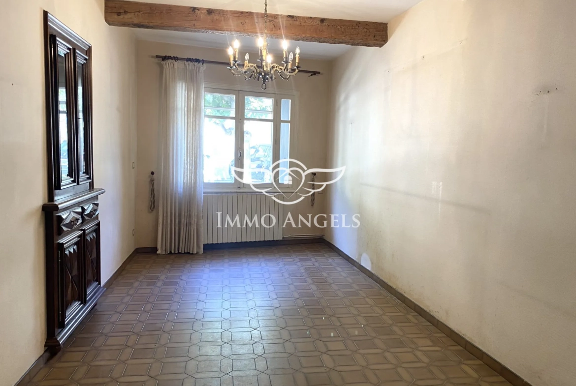 Charmante maison de village avec cour et grange à Lagrasse 