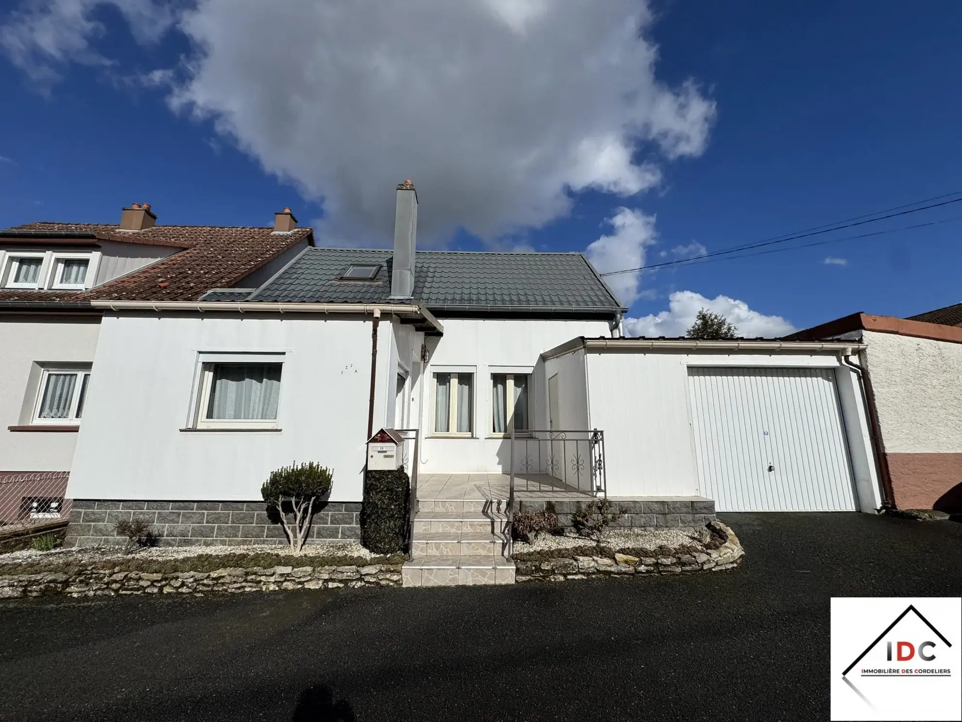 Charmante maison de village à Sarrebourg avec véranda et garage 