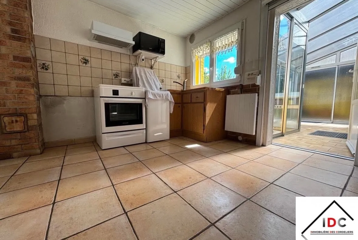 Charmante maison de village à Sarrebourg avec véranda et garage 