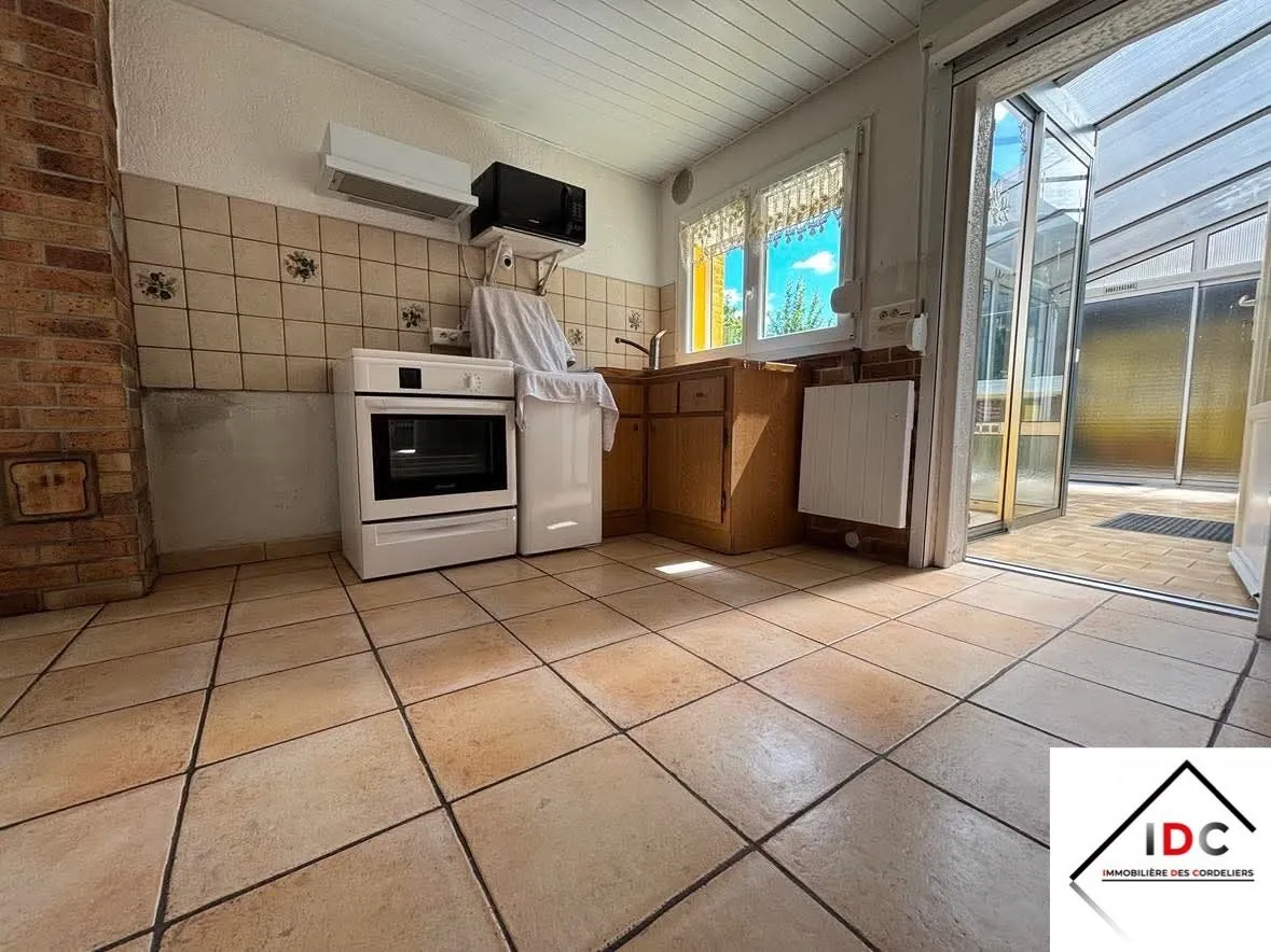 Charmante maison de village à Sarrebourg avec véranda et garage 
