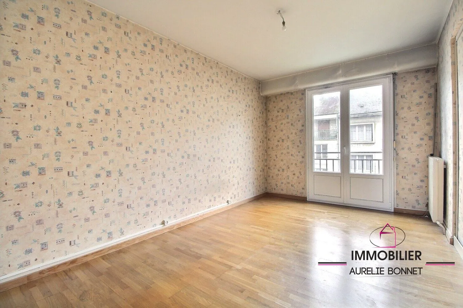 Appartement 3 pièces avec balcon et cave au centre de Lisieux 
