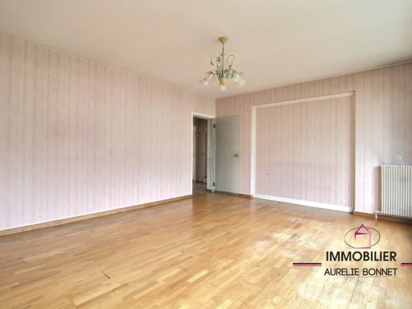 Appartement 3 pièces avec balcon et cave au centre de Lisieux