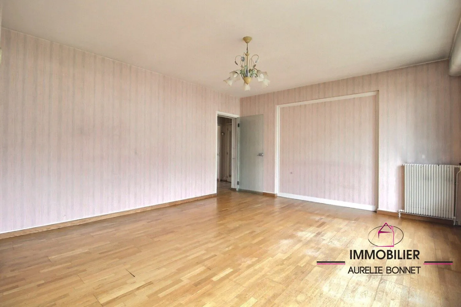 Appartement 3 pièces avec balcon et cave au centre de Lisieux 