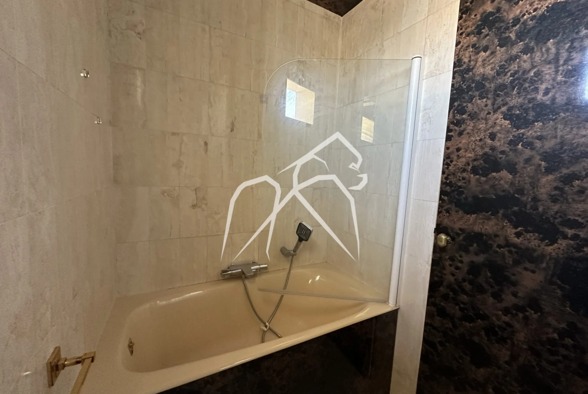 Appartement 4 pièces avec balcon à Sotteville-lès-Rouen – Quartier central et pratique 