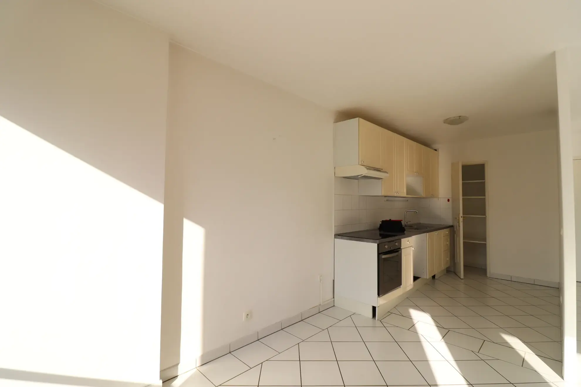Appartement T3 lumineux avec terrasse et parking à Échirolles Franche-Verte 