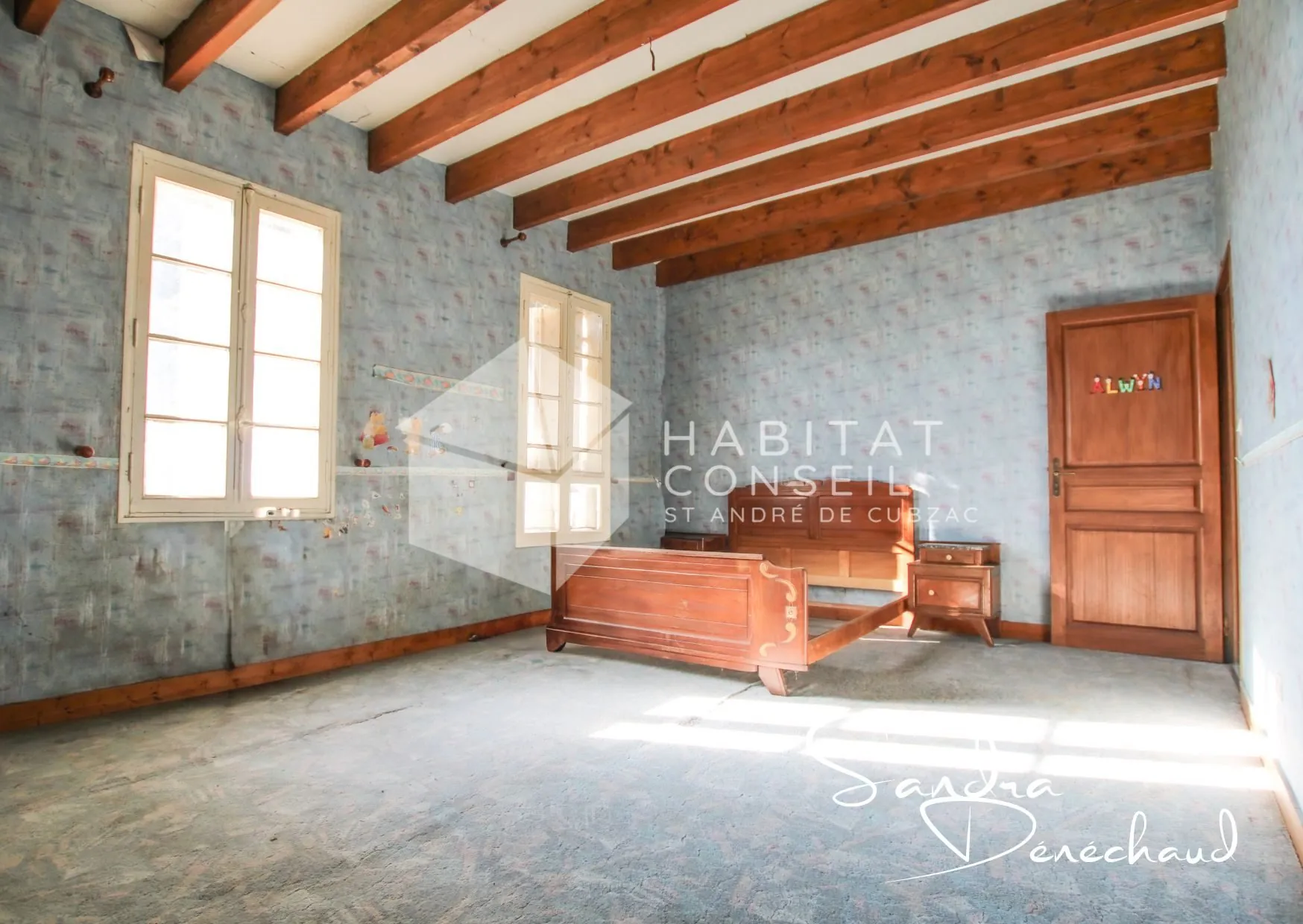 Maison ancienne à rénover de 289 m² à Saint-Magne-de-Castillon avec grand terrain 
