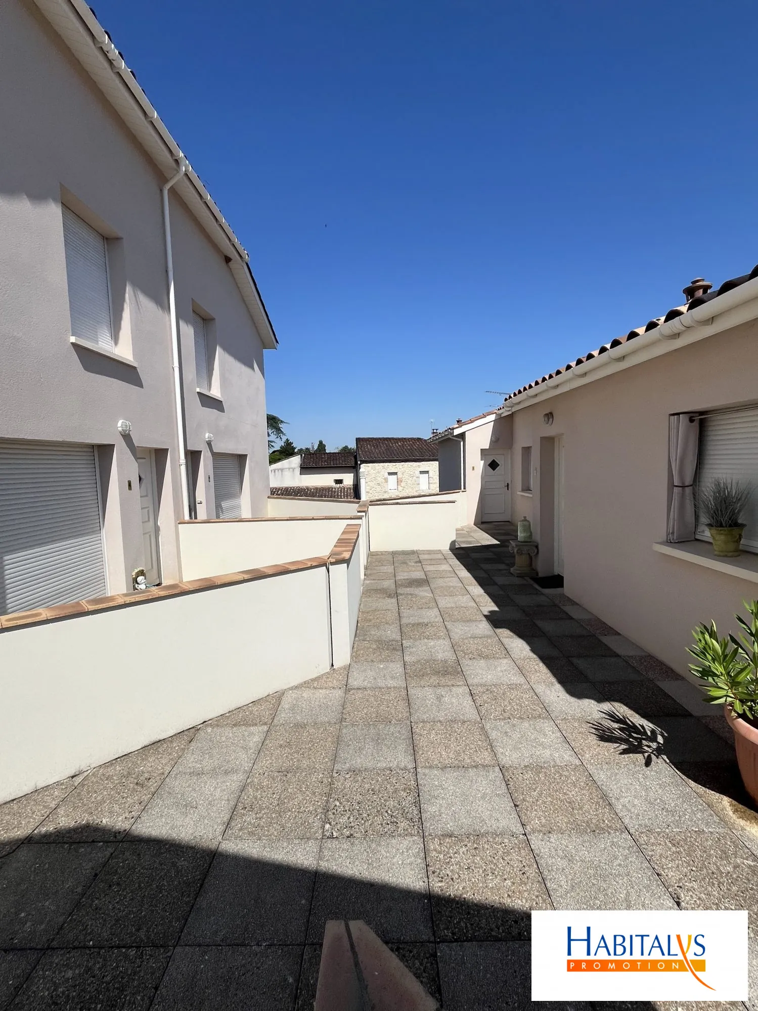 Appartement 2 chambres avec terrasse à Castelculier – Investissement immobilier convivial 