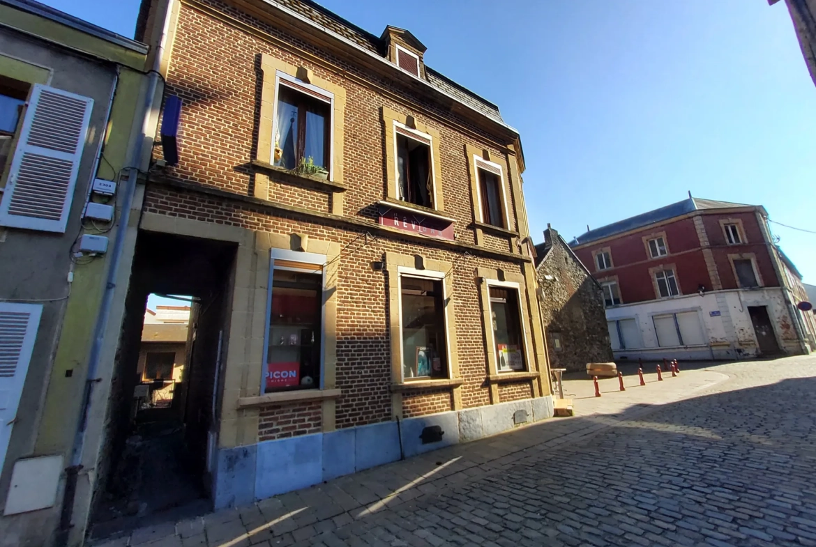 Immeuble à Revin 08 avec fort potentiel locatif et transformation possible 