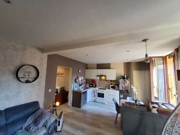 Immeuble à Revin 08 avec fort potentiel locatif et transformation possible