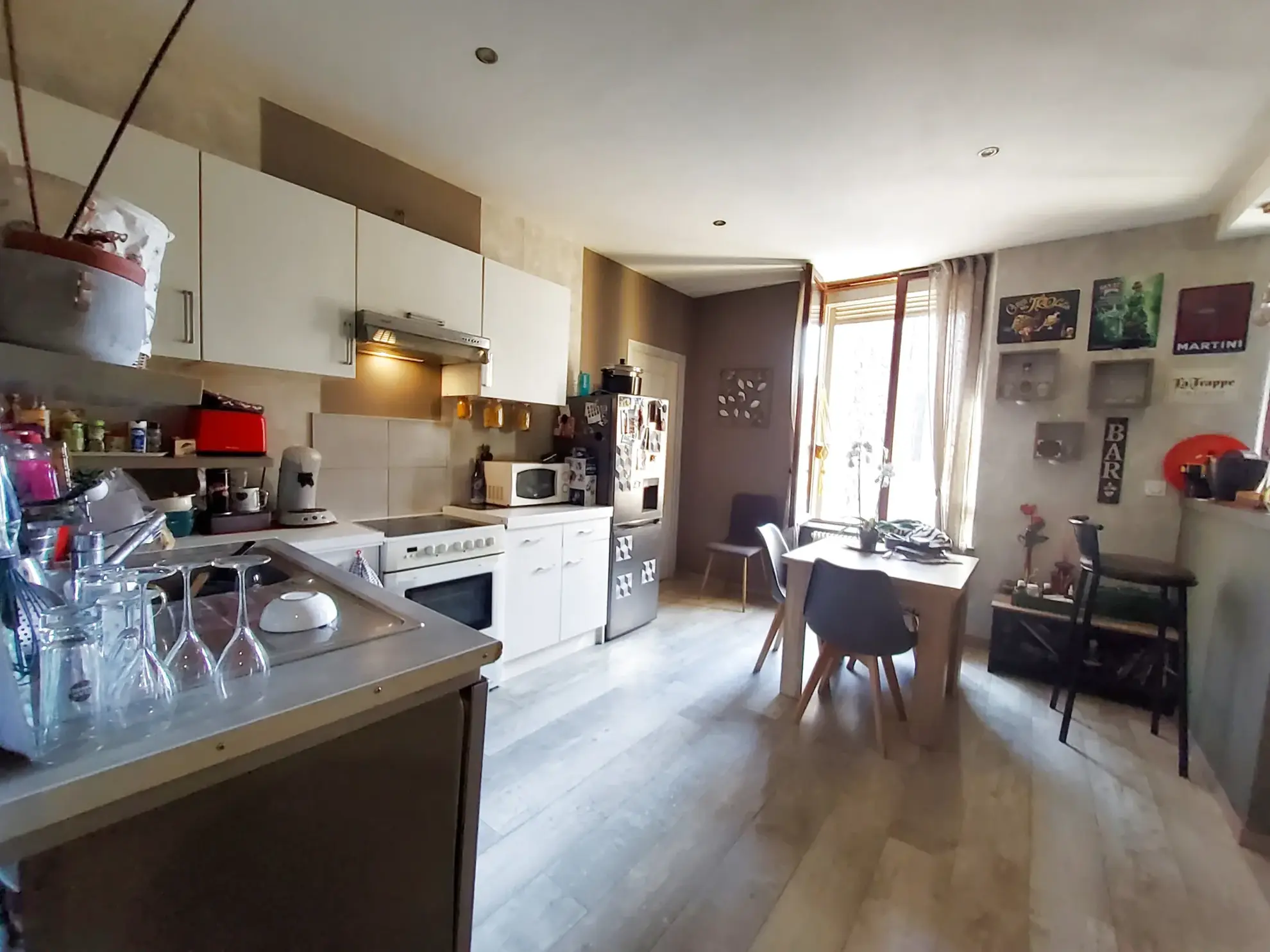 Immeuble à Revin 08 avec fort potentiel locatif et transformation possible 