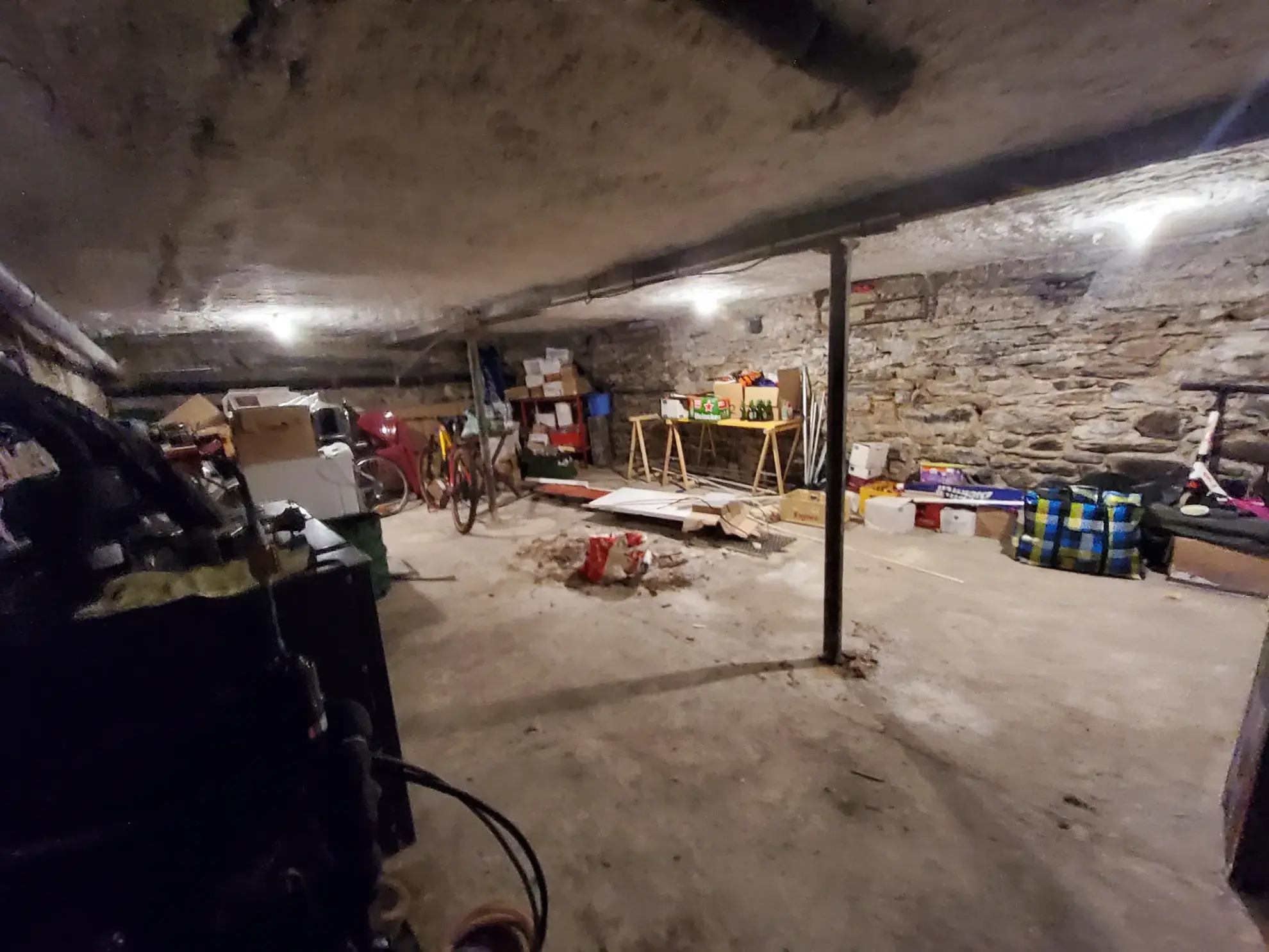Immeuble à Revin 08 avec fort potentiel locatif et transformation possible 