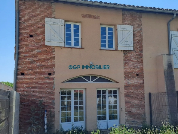 Maison à vendre à Castelnau-d'Estrétefonds – Investissez dans une maison à rénover avec jardin et stationnement