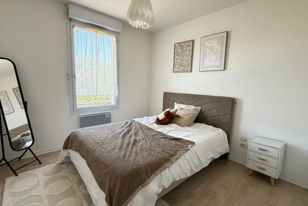 Appartement T2 loué à Colomiers, proche Lycée International, avec piscine et parking 
