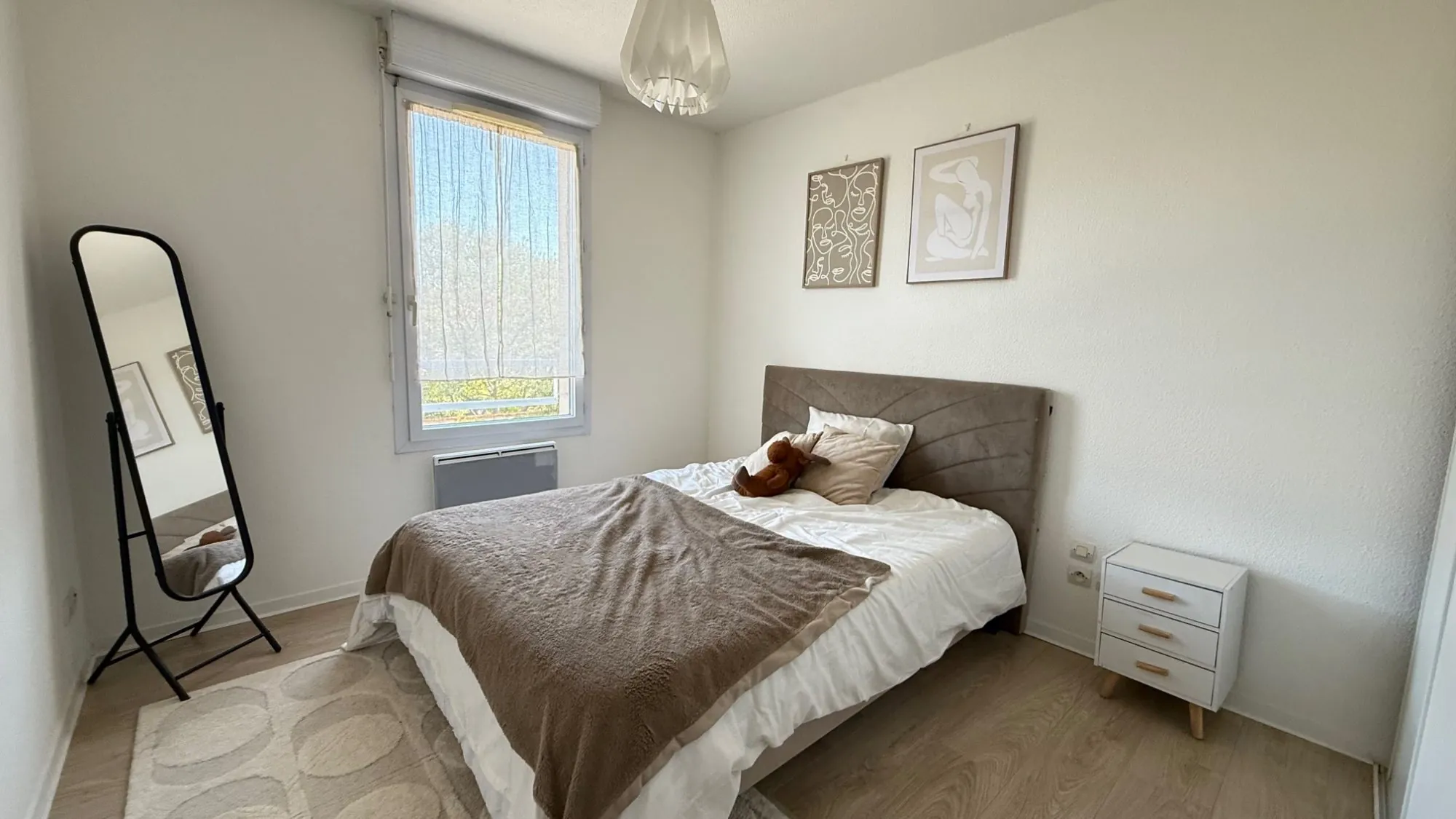 Appartement T2 loué à Colomiers, proche Lycée International, avec piscine et parking 