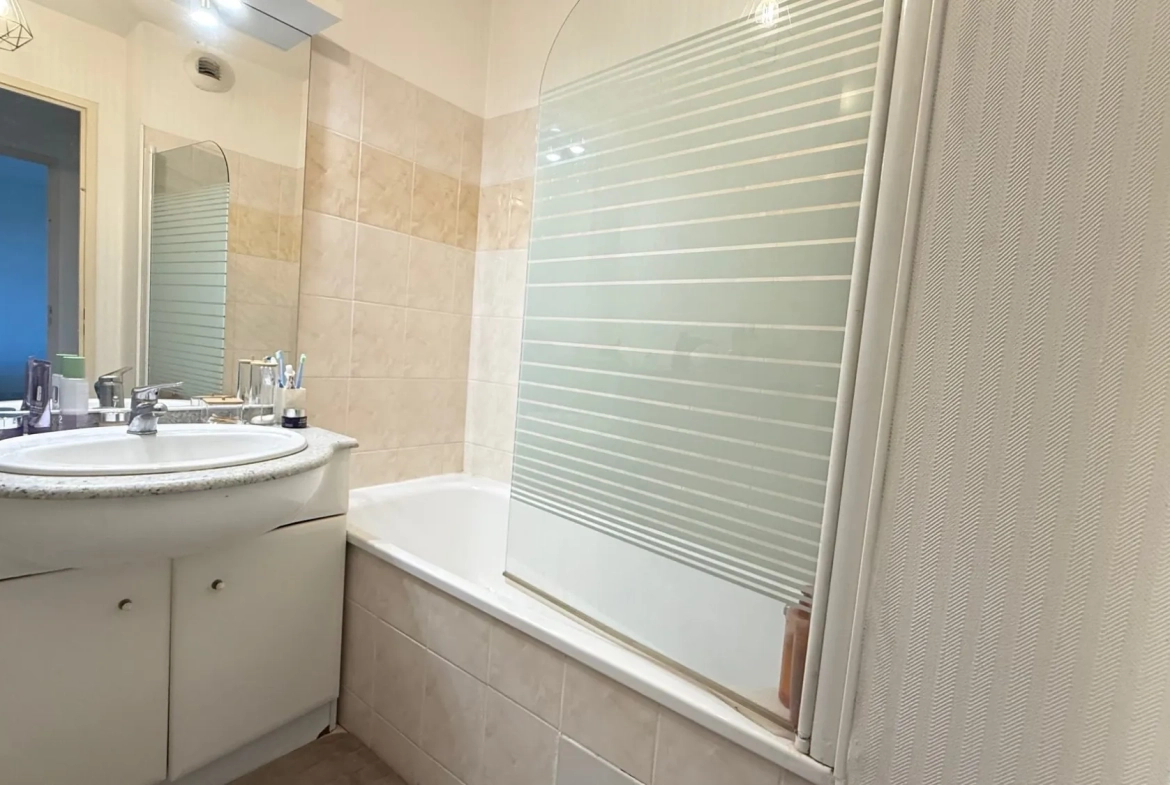 Appartement T2 loué à Colomiers, proche Lycée International, avec piscine et parking 