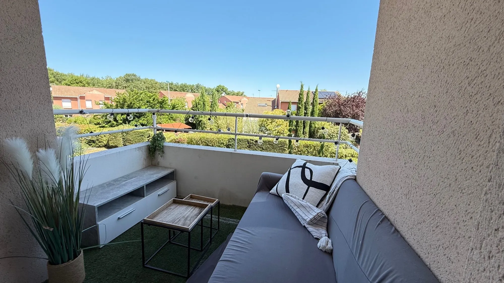 Appartement T2 loué à Colomiers, proche Lycée International, avec piscine et parking 