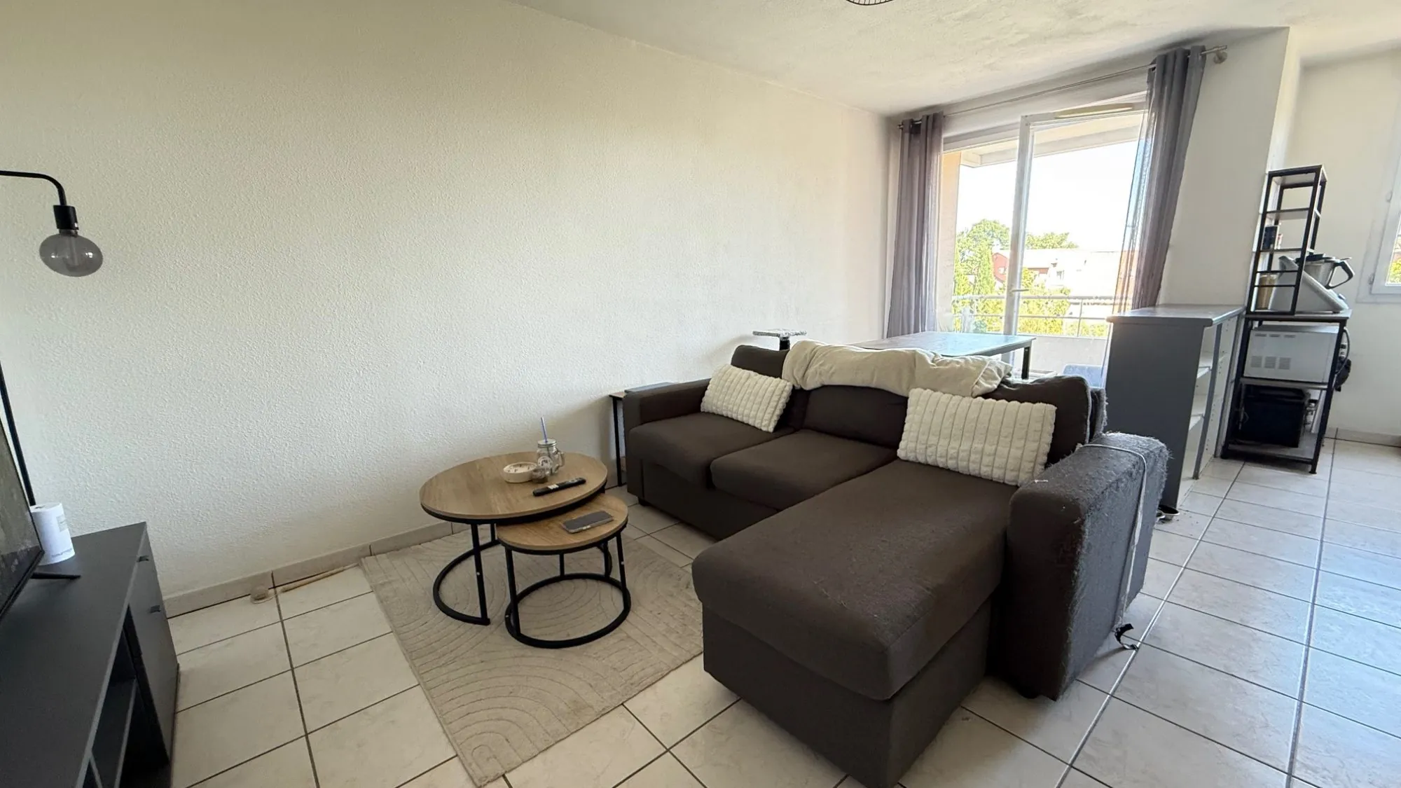 Appartement T2 loué à Colomiers, proche Lycée International, avec piscine et parking 