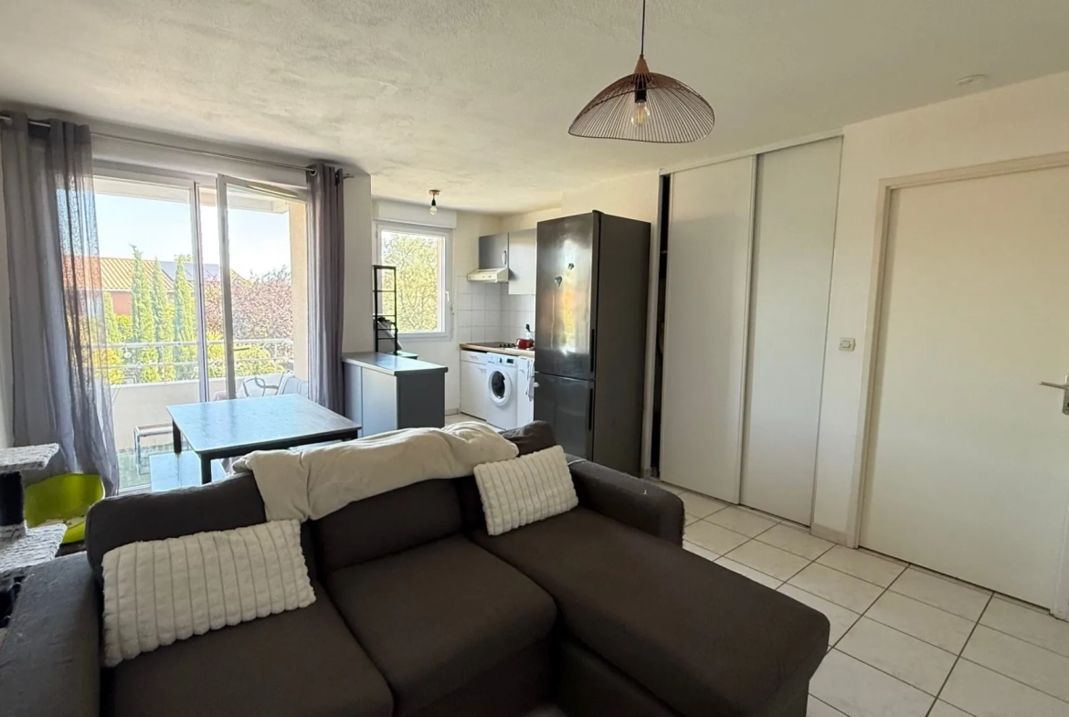 Appartement T2 loué à Colomiers, proche Lycée International, avec piscine et parking 