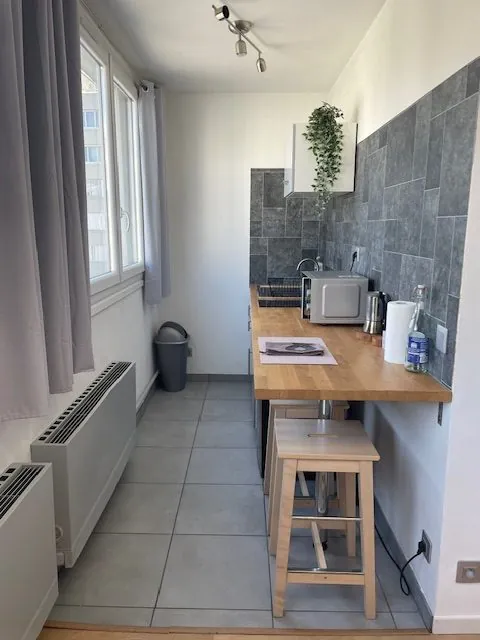 Studio à vendre à Villeurbanne, proche Gratte-Ciel, entièrement meublé, idéal investisseur ou étudiant 