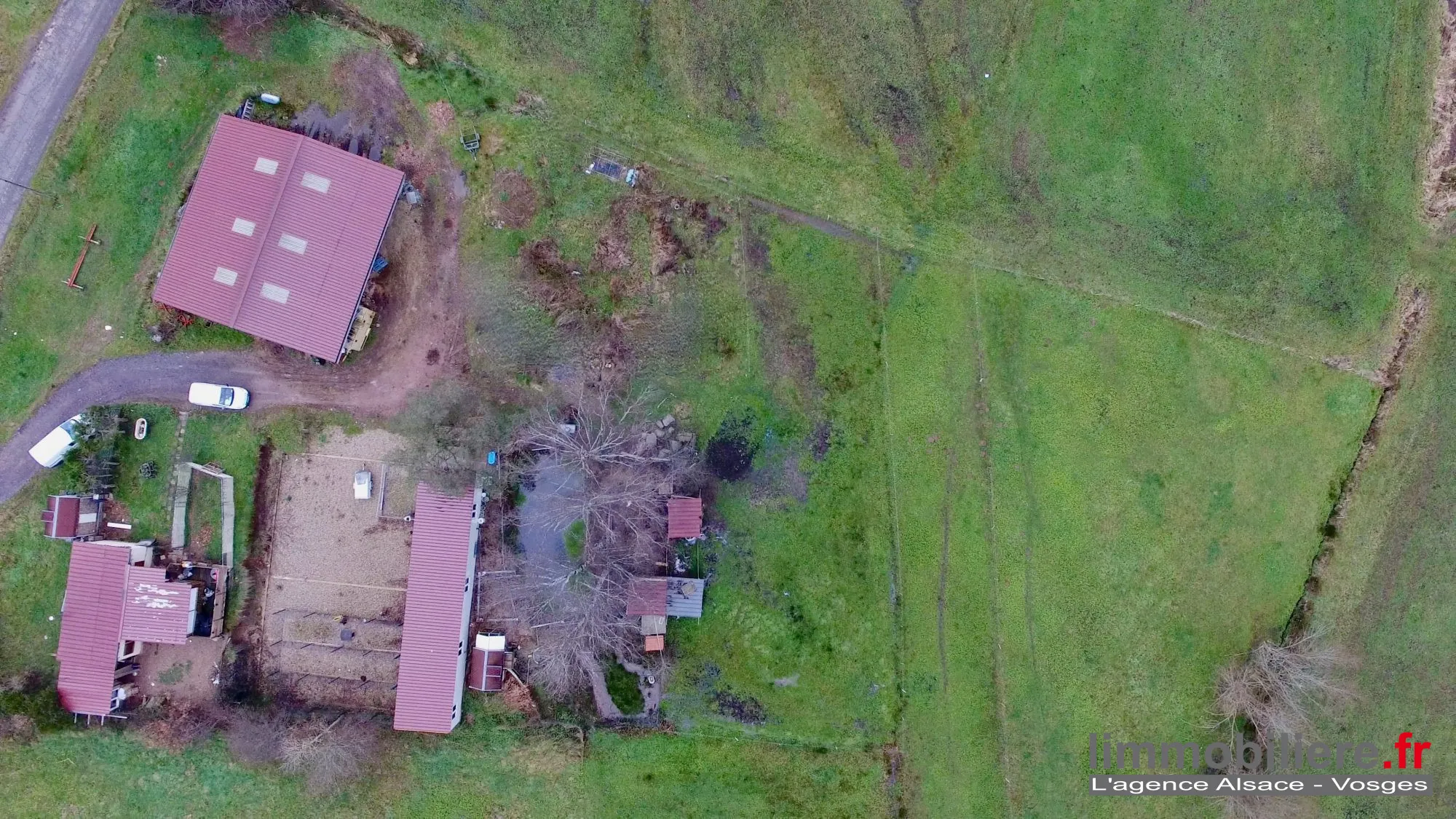 Ensemble immobilier agricole à vendre à Wisembach avec vues sur les montagnes 