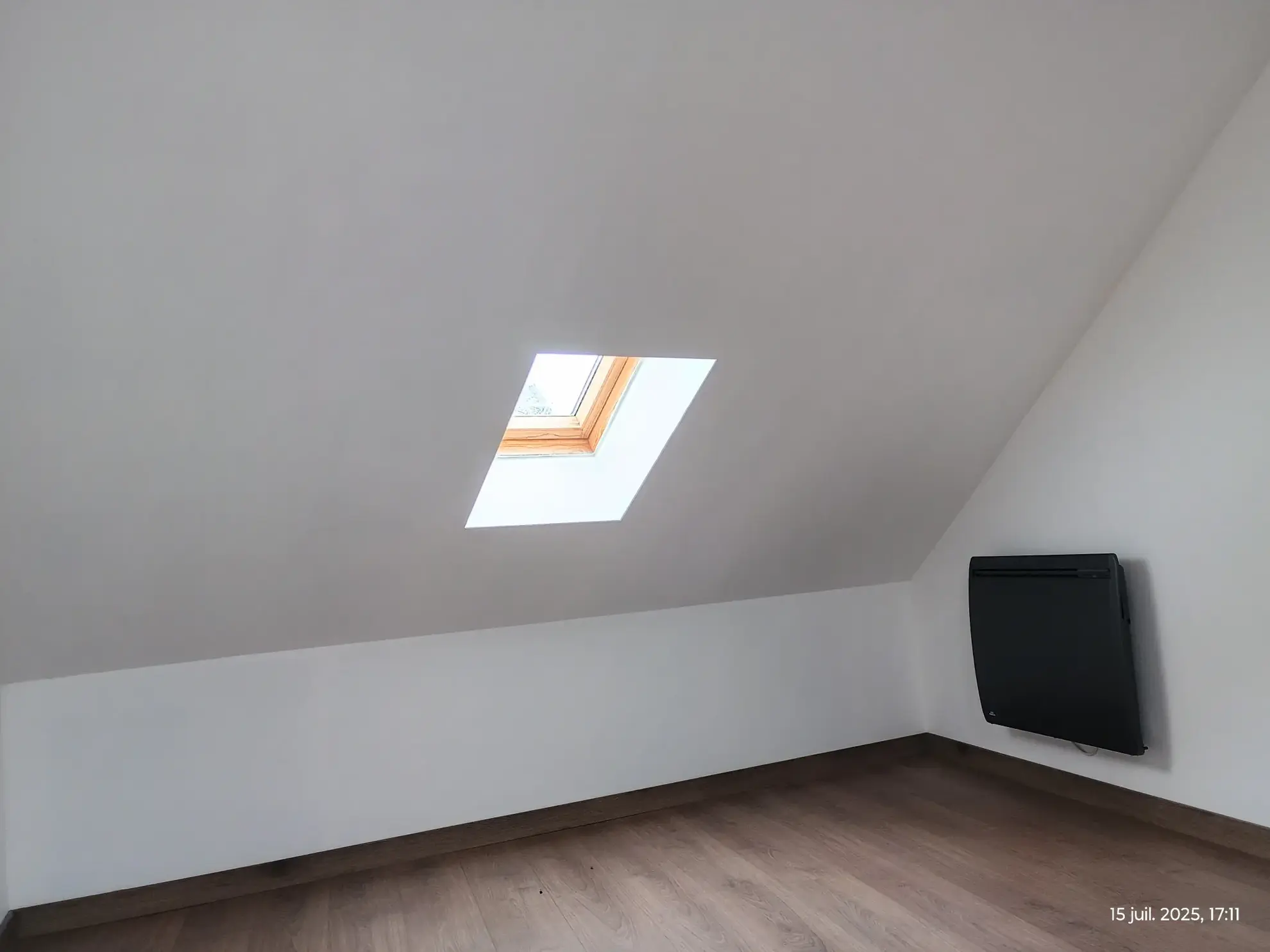 Maison de ville rénovée à Guise (02120) avec 2 chambres et potentiel commercial 