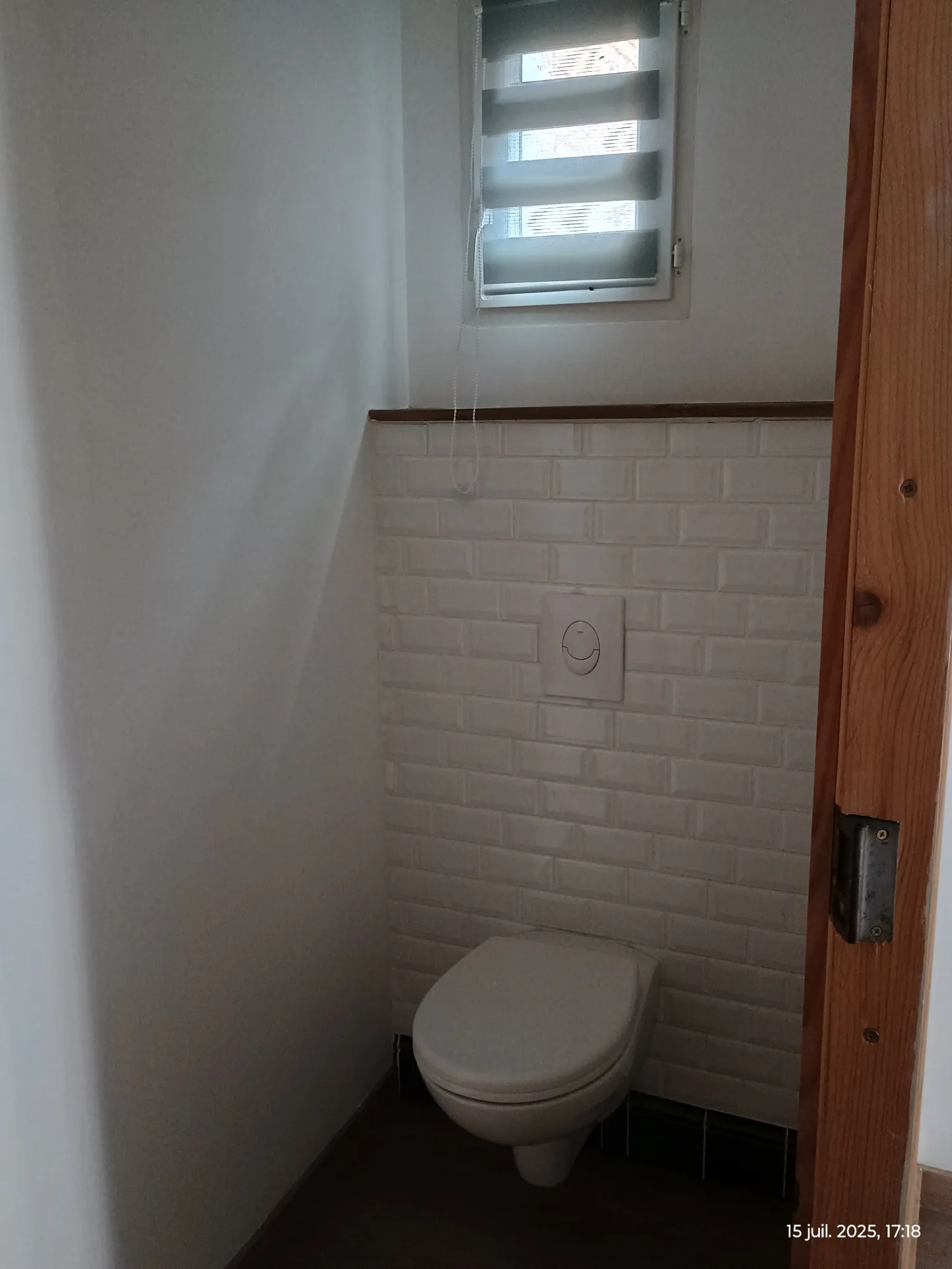 Maison de ville rénovée à Guise (02120) avec 2 chambres et potentiel commercial 