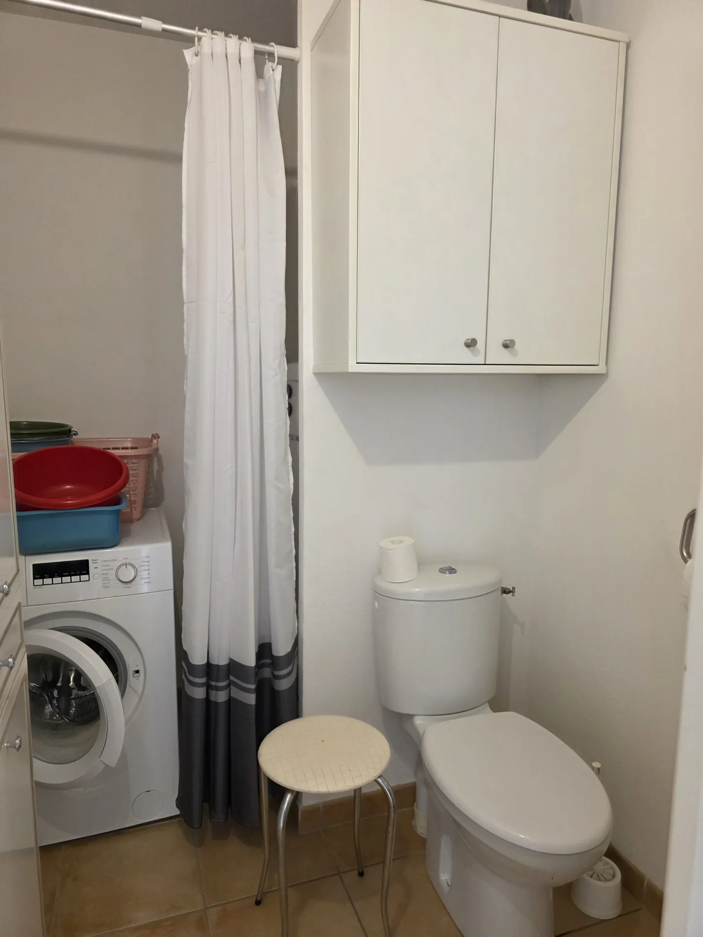 Appartement T3 sécurisé à Ruoms avec parking, piscine et activités pour retraités 