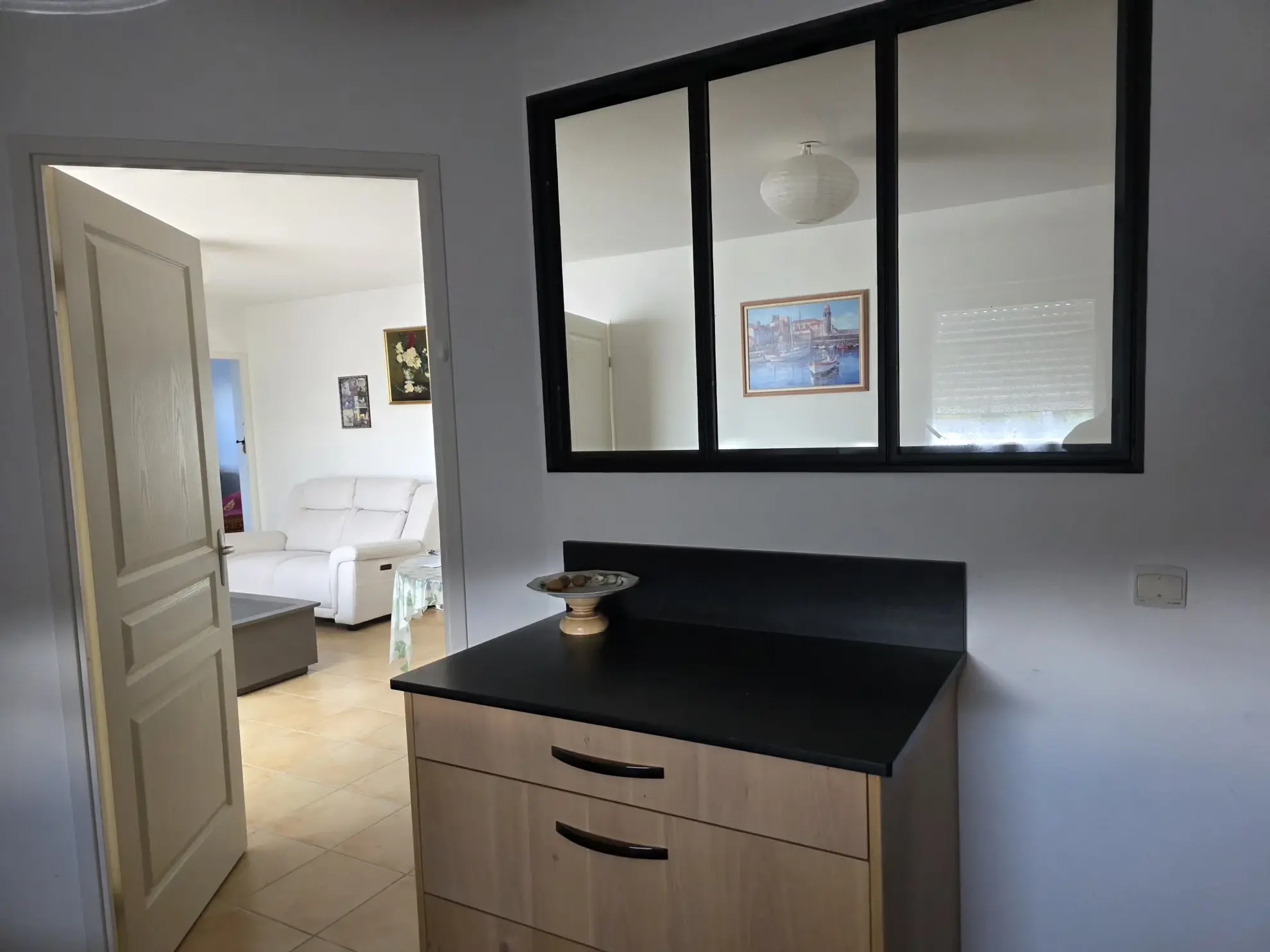 Appartement T3 sécurisé à Ruoms avec parking, piscine et activités pour retraités 