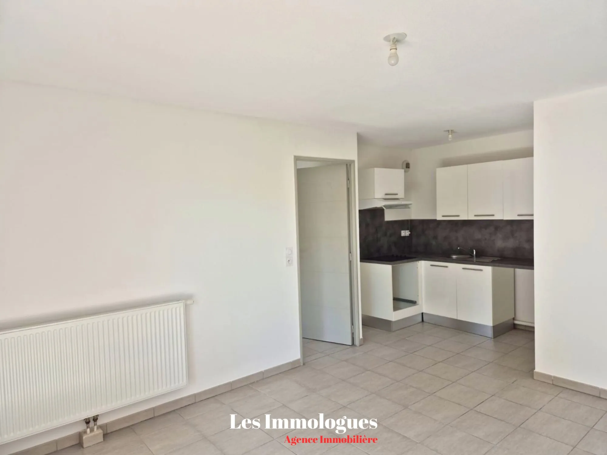 Appartement T2 avec terrasse et parking à Avignon Saint-Jean 