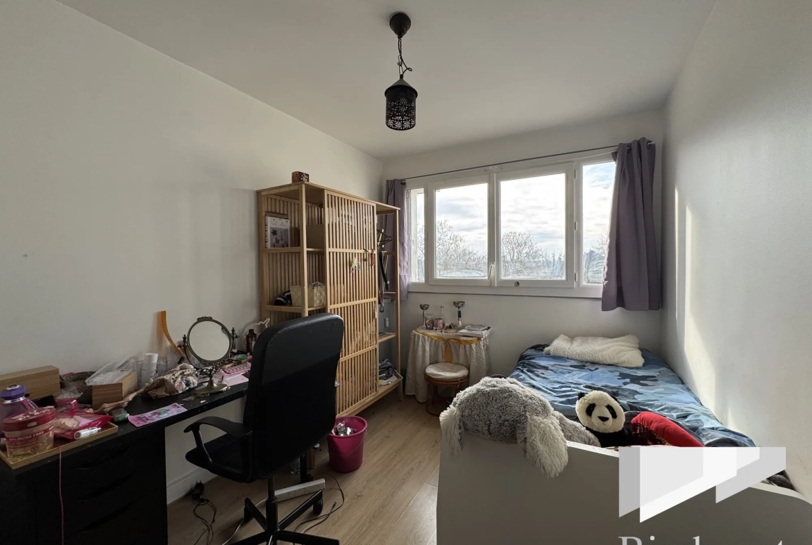 Appartement T4 à vendre à Orléans - Lumineux, moderne, proche commodités 