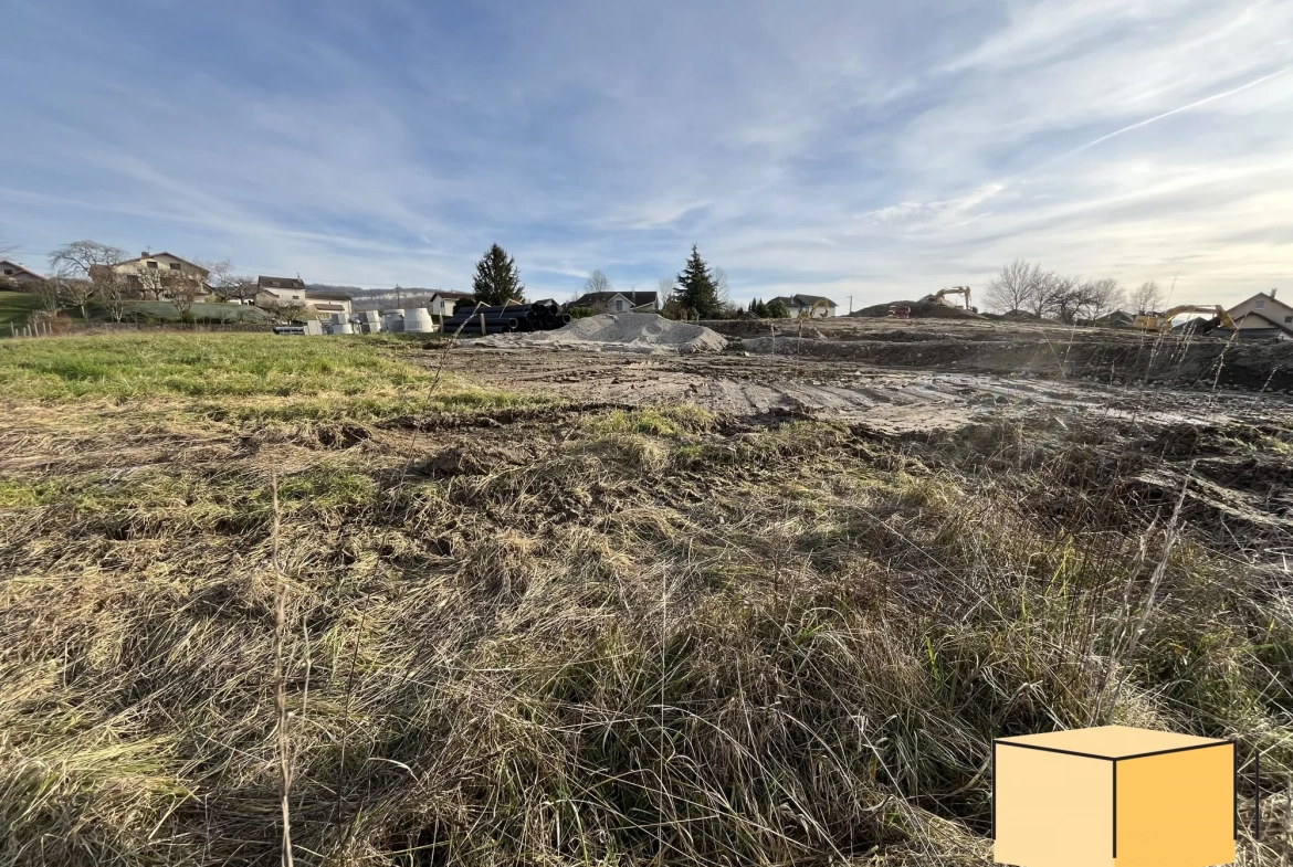 Terrain constructible à Belley de 637 m², viabilisé et calme 