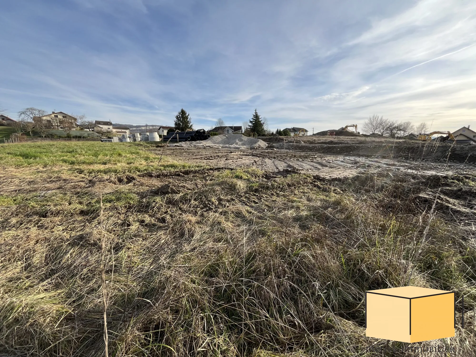 Terrain constructible à Belley de 637 m², viabilisé et calme 