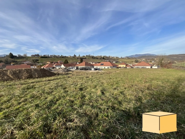 Terrain constructible à Belley de 637 m², viabilisé et calme