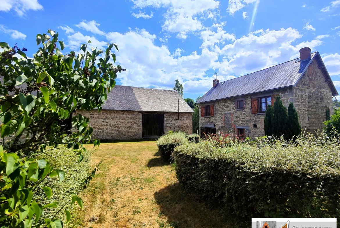 Maison en pierres avec grande grange et terrain à Charensat 