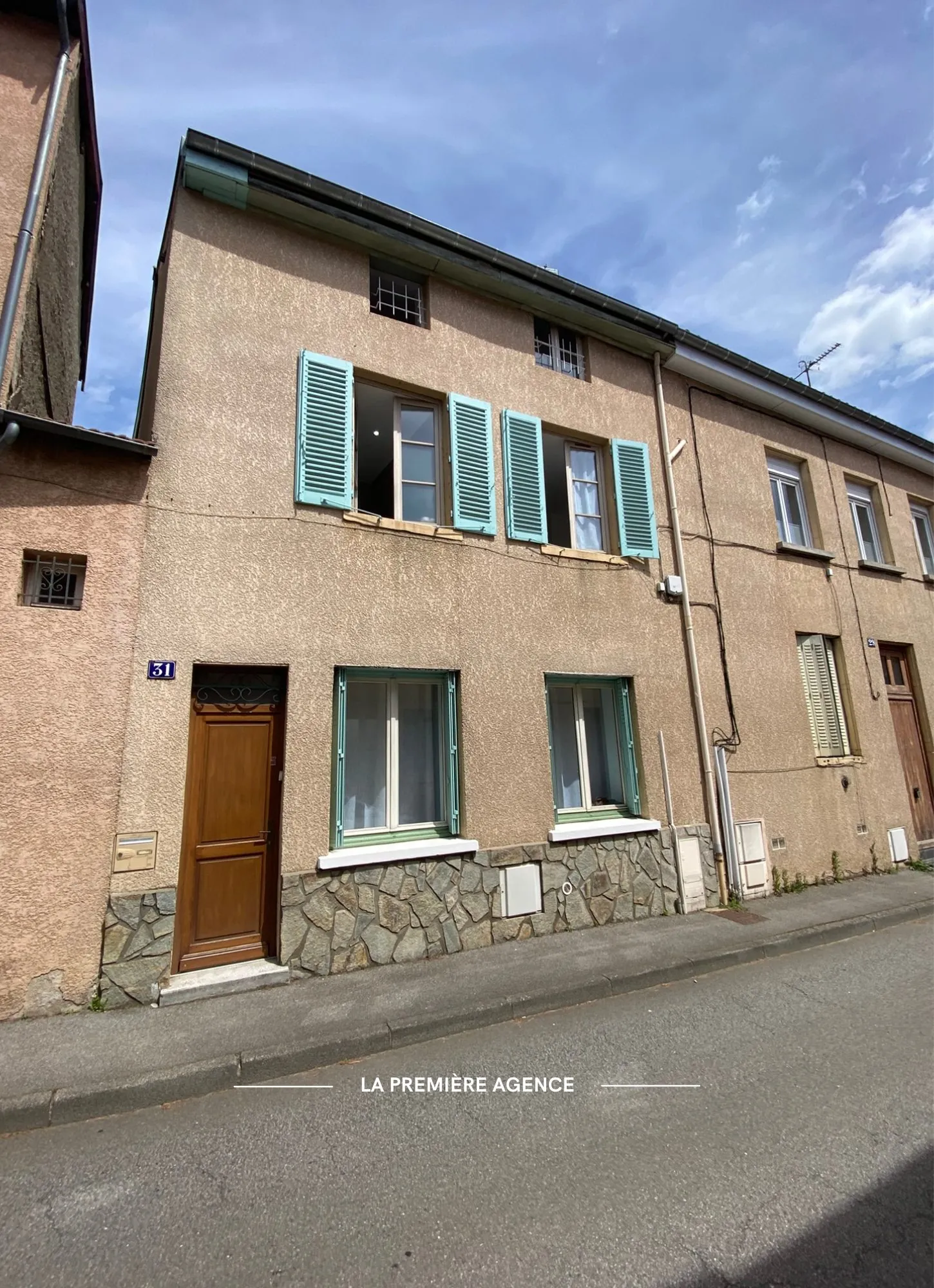 Maison de ville rénovée avec potentiel à Tarare - 3 à 4 chambres 