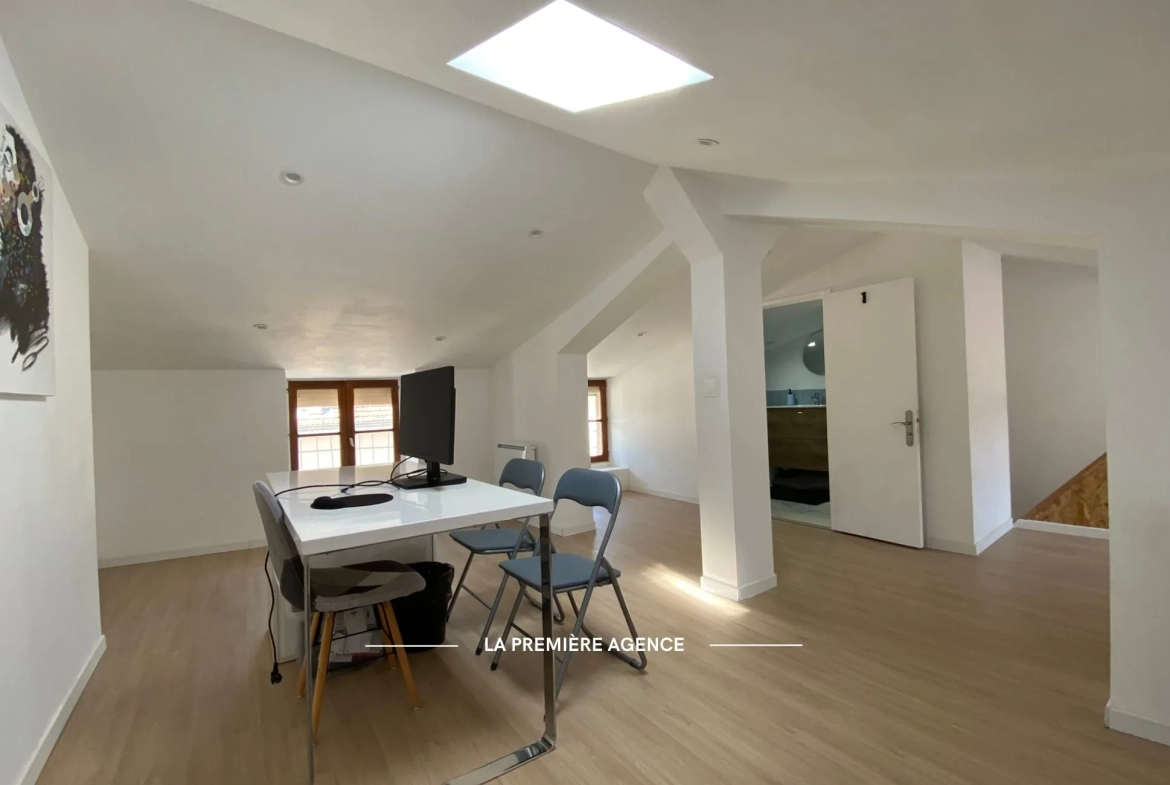 Maison de ville rénovée avec potentiel à Tarare - 3 à 4 chambres 
