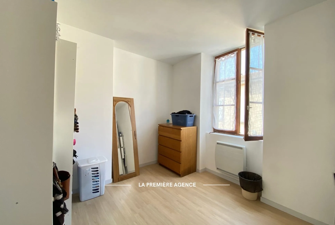 Maison de ville rénovée avec potentiel à Tarare - 3 à 4 chambres 