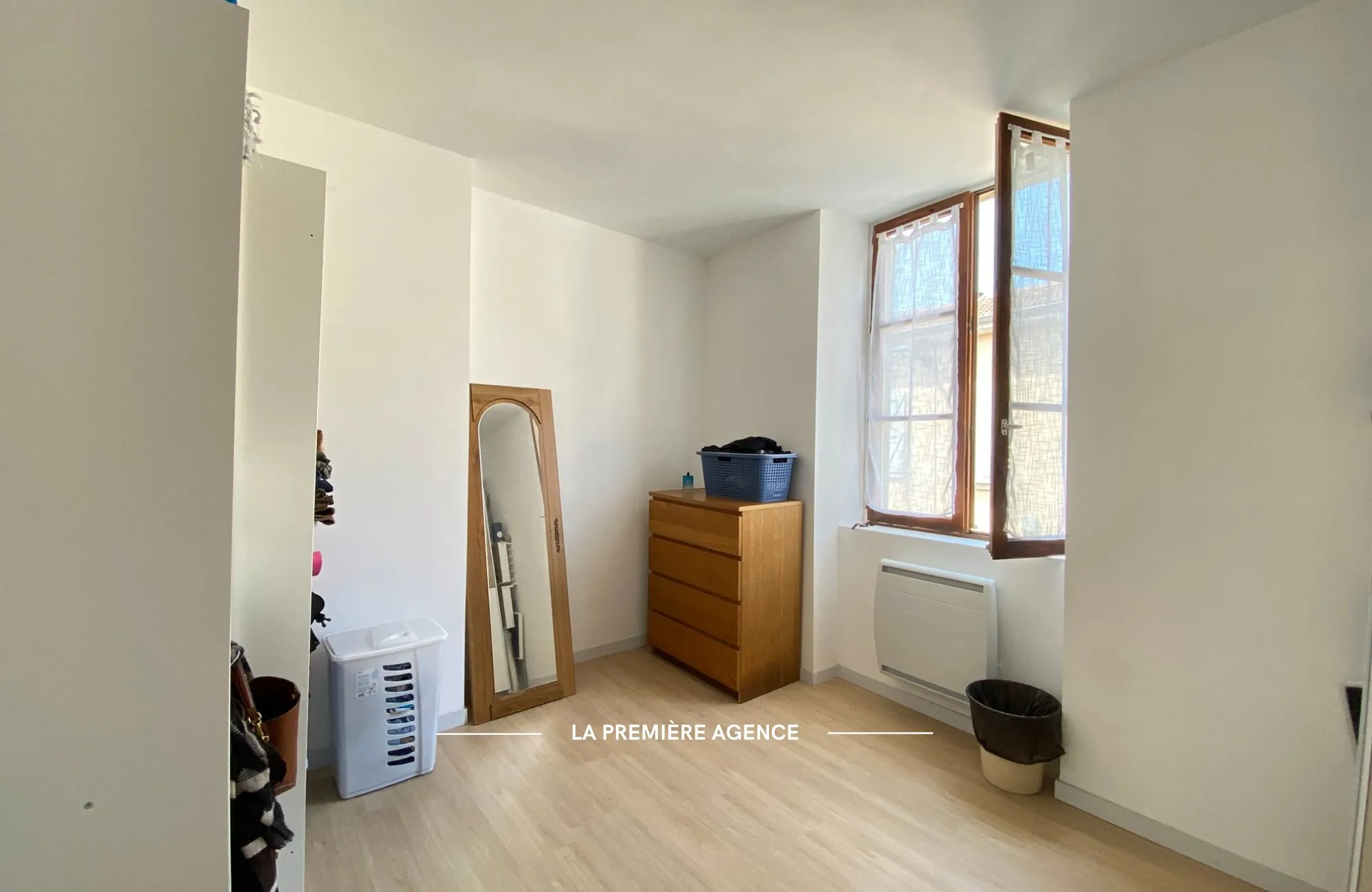 Maison de ville rénovée avec potentiel à Tarare - 3 à 4 chambres 
