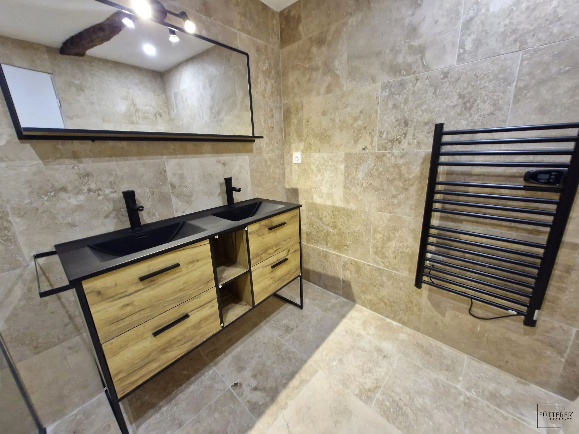Maison mitoyenne à vendre à Ouveillan – 103 m², 3 chambres, rénovée et moderne 