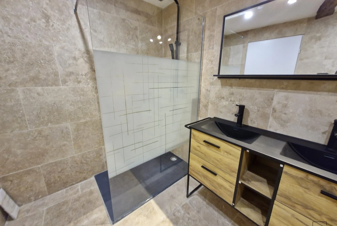 Maison mitoyenne à vendre à Ouveillan – 103 m², 3 chambres, rénovée et moderne 