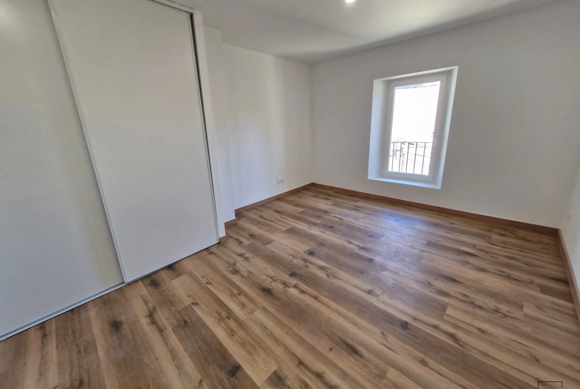 Maison mitoyenne à vendre à Ouveillan – 103 m², 3 chambres, rénovée et moderne 