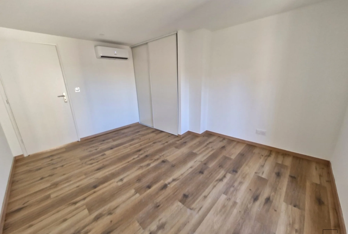 Maison mitoyenne à vendre à Ouveillan – 103 m², 3 chambres, rénovée et moderne 