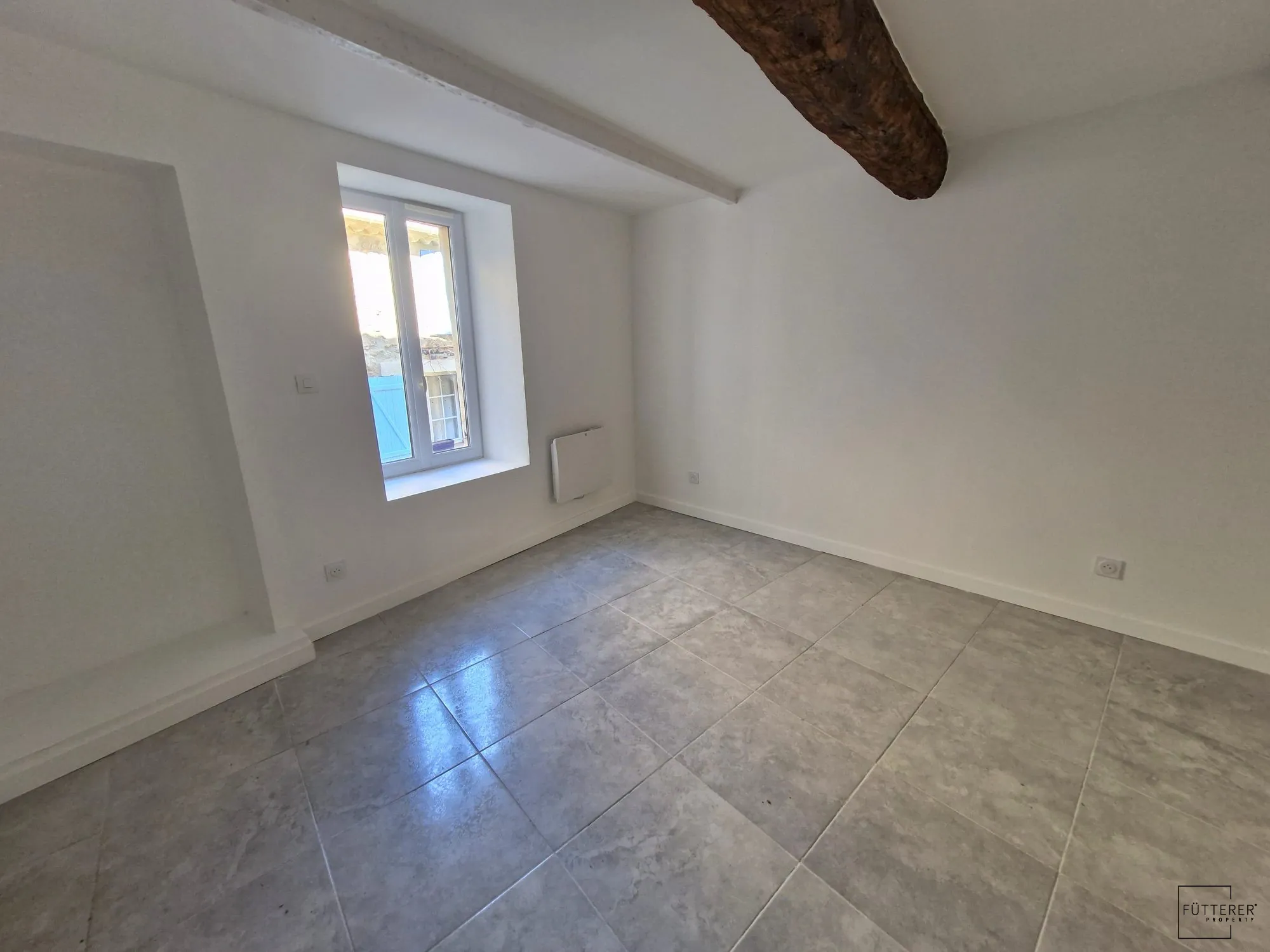 Maison mitoyenne à vendre à Ouveillan – 103 m², 3 chambres, rénovée et moderne 