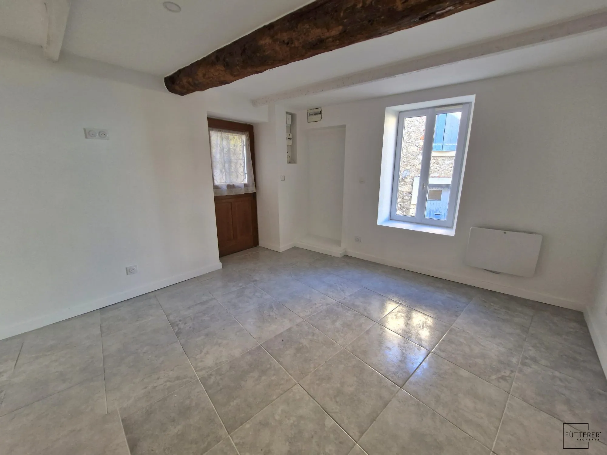 Maison mitoyenne à vendre à Ouveillan – 103 m², 3 chambres, rénovée et moderne 