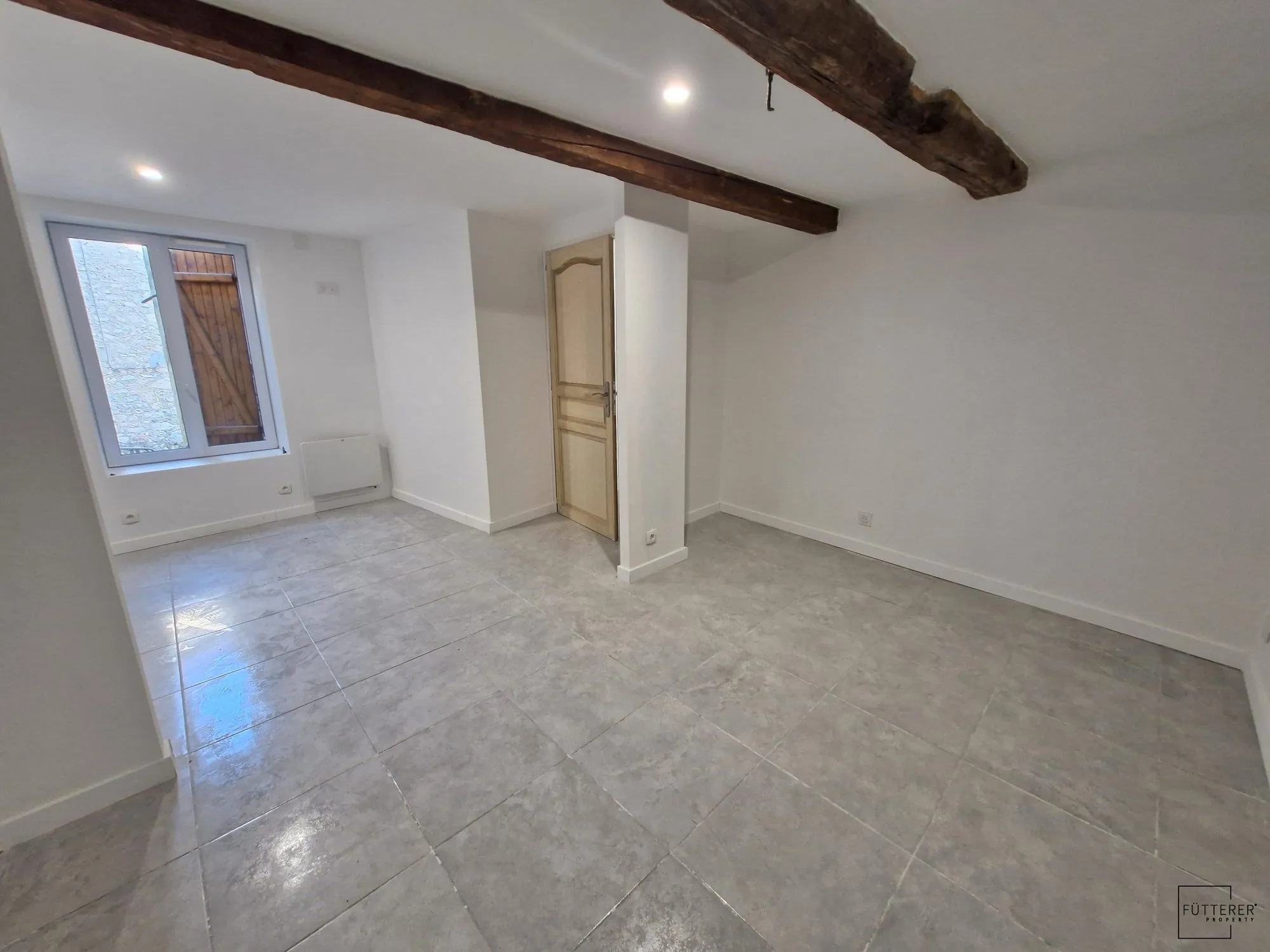 Maison mitoyenne à vendre à Ouveillan – 103 m², 3 chambres, rénovée et moderne 